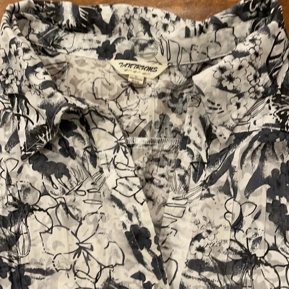 Tantrums women’s button down‎ shirt XL - Picture 2 of 3